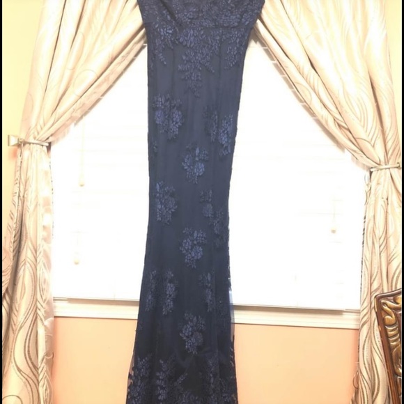 Prom dress - Picture 2 of 10